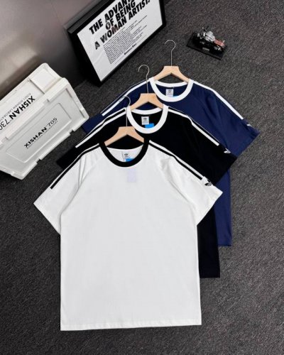 adidas三叶草Vintage中古限定刺绣Logo三杠短袖 显白T恤Look好喜欢这种上镜的T 穿上秒变冷白皮 衬得人皮肤不要太好 重工立体刺绣Logo 高级