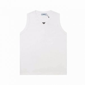 pra 普拉达 23Ss新款背心 size:Xs S M L 现货 这款极简主义设计和精美细节于一身 胸口是p家经典的标志性的涂珐琅金属三角形徽标点缀正面 经典