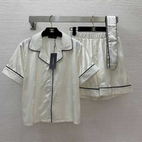 款号D24090328 杜嘉班纳Dg*新款 植绒字母Logo睡衣风家居服套装！系带束腰翻领P衬衫松紧腰阔腿短裤！米白色、黑色、蓝色、 M码：肩宽42，胸围106