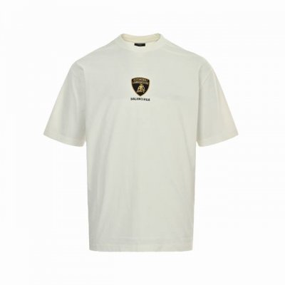 balenciaga 巴黎世家 25Ss 兰博基尼联名刺绣短袖 胸前饰有兰博基尼微标 刺绣小字母 简约百搭 版型釆用Os宽松落肩版型. 男女同款 size:S-