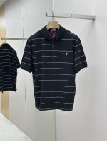 P270 Saintlaurent 标识刺绣条纹Polo衫 定制原版1:1雅致条纹珠地棉 透气干爽 舒适贴肤 条纹交织以黑白演绎时尚传奇 条纹元素在衣间跳跃 展