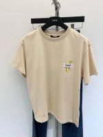 jacquemus 2025 夏季新款 趣味香蕉标签短袖T恤，宽松休闲的日常版型，有趣的构思，模仿胶带的标签刺绣香蕉210克精梳棉 码数：Smlxl