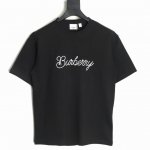 Burberry 巴宝莉 25Ss 签名冲浪短袖T恤 面料采用定制240G 26支特滑双股精棉平纹高密无尘全棉布料。前幅高密度加厚，走线平整，代工品质，全套定制