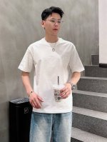 克罗心 三标齐全。 2025夏季新款最新品短袖T恤，专柜同步有售，原单狠货，时尚进口原版科技面料，上身舒适透气，原版定制五金辅料，上身帅气有型，三标齐全，推荐款