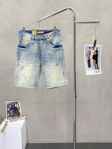 Burberry巴宝莉独家专供新款 休闲牛仔短裤高端版本！专柜定制面料 透气舒适度高，细节无可挑剔，品牌元素设计理念，体现高品质。Logo图案，手感细腻柔软！呈
