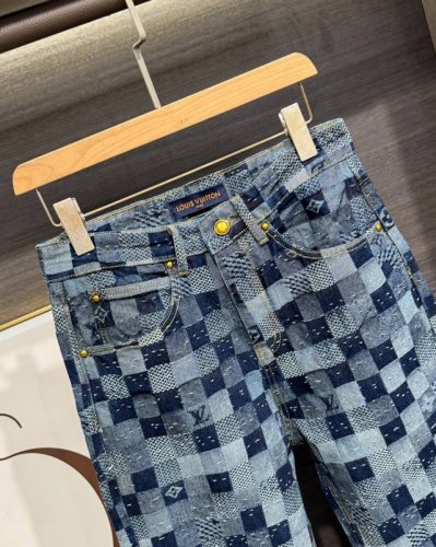 款号-Mx016 细节图 Louis Vuitton 路易 威登 25Fw 限定款棋盘格刺绣提花牛仔裤 路易威登 25Fw 限定款提花格子牛仔裤！这裤子简直是时