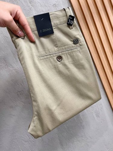 杰尼亚 新款来袭2620春夏新款新品 专柜有售 实体店极品休闲裤专柜原版1:1好货，适合各个年龄段。市场最高版本的欧洲进口面料。舒适柔软亲肤，上身效果超级棒时尚