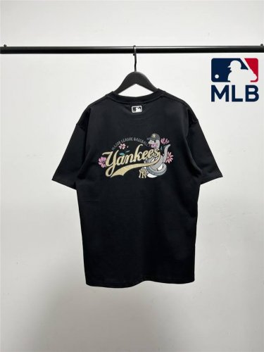 高品质！Mlb柜子新款后背洋基烫金字母短袖T恤！三标齐全，三联吊卡，原厂包装！通肩压条保证舒适性！高端品质2025Mlb Ny 生肖蛇年烫金字母款 情侣圆领短袖