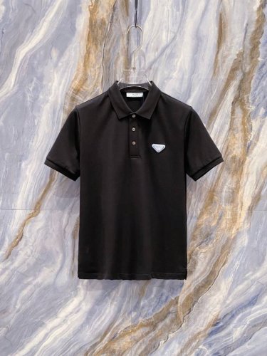 普拉达 新品 三角经典 Polo衫 柜台同步发售 Pd的新秀丽作. 贸易渠道货品,为数稀少！ 2025Ss春夏新品 P家男士商务休闲时尚饰带装饰标识设计翻领短袖