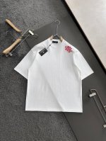 Chanel 香奈儿 25Ss夏季新款圆领短袖T恤！270克重磅高端纯棉面料，手感质感都极完美！修身裁剪设计干净利落！时尚又好看！走线做工非常精致！版型效果超赞