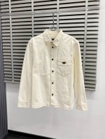 P340。Prada普拉达独家专供新款原单男士休闲牛仔外套 春秋新款 透气舒适 高端定制 高版本 时尚百搭爆款进口面料 手感超柔软细腻 穿着亲肤舒适 高端精品