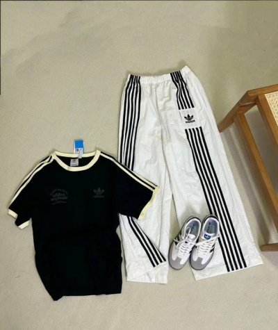 款号 7645 来了来了 Ad家速干防晒阔腿裤来了 经典美式复古范儿 春夏必备神裤 不知道穿啥就直接穿它 随便一搭都好看 有颜值又舒适还防晒 经典又不失小心机