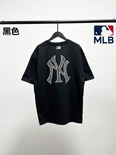 高品质 质量非常好 原版两边微微开叉 Mlb柜子新款老花刺绣贴布系列短袖T恤 三标齐全 四联吊卡 原厂包装 通肩压条保证舒适性 高端品质2025Mlb Ny 新