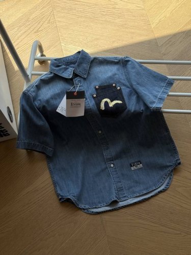 供 Evisu福神 25Ss 胸口双口袋 大M印花 休闲短袖衬衫 M~Xxl X猫在售 +，原版牛仔棉面料，手感柔软舒适，一比一定位开模，绝对高端重工的印花 全