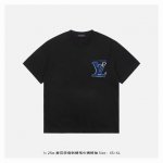 LV 25Ss 老花字母刺绣毛巾绣短袖 面料采用230克重精梳棉 定制32支1*1螺纹 成衣两遍水洗处理 面料舒适亲肤无异感 定制定染面料 纺织密度高 垂感佳