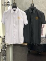 p160 爱马仕 欧货 2025新款男士短袖衬衫，高端版本衬衣！专柜定制面料 透气舒适度高，细节无可挑剔，品牌元素设计理念，体现高品质。手感细腻柔软！呈现休闲裁