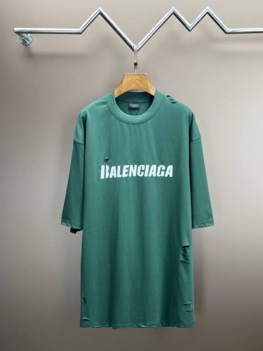 高端品质 巴黎世家Balenciaga 原版高克重双纱纯棉面料 重工艺印花、手感滑爽 L极度舒适体验 十足的高级感，都保持奢华高贵的特有的视觉质感. 颜色绿色