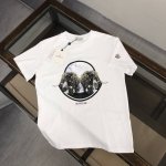 Moncler蒙口 新款男士圆领短袖 情侣T恤 春夏新品 高品质 时尚百搭潮款 定制进口面料 数 穿着舒适 透气 时尚不失个性 上身休闲随性 帅气有型 彰显大牌