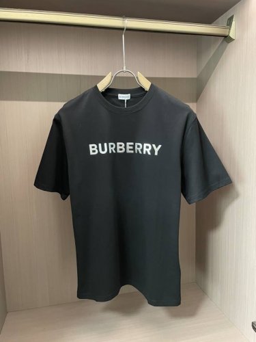 bur 官网同款 官网同款 官网同款 重磅推荐！2025Ss夏装新品 专柜在售 最新系列图案Logo短袖T恤 必须人手一件的节奏！进口顶极精梳棉面料，极为亲肤舒