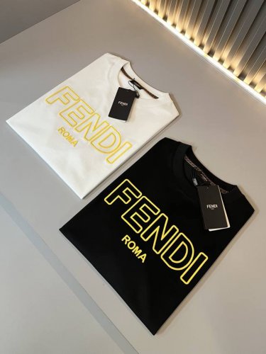 fen*I 芬*迪2025春夏新款Fd家族Ff男女同款短袖T恤，男女同款百搭极简短袖。意大利原厂订单，Fd家族人气单品，简约纯色系打造。Fd家族经久不衰的标志性