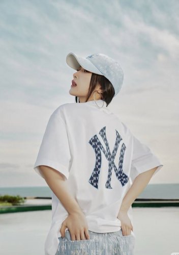 款号：316 Mlb新款短袖，男女同款 颜色：黑色 白色 码数：S 建议110斤以内 M 建议130斤以内 L 建议150斤以内 Xl 建议170斤以内 Xxl