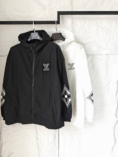 Louis Vuitton Lv轻薄防晒服皮肤衣 男女同款 双色隐形护甲 重构夏日奢侈法则 你的每寸肌肤都值得防护 双色选择即是向平庸夏日发起的优雅政变 颜色：