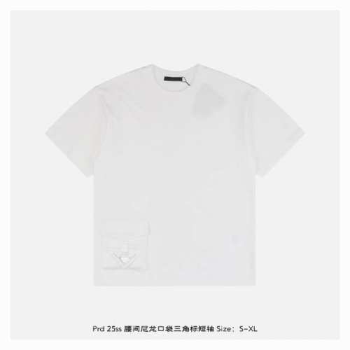 prada 普拉达 25Ss 腰间尼龙口袋三角标短袖 灵感源自八十年代复古，采用定制面料制作而成，官方同款，面料经过同缸染色工艺处理，手感舒适柔软，既时尚又具有