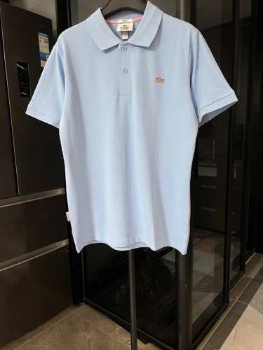 高端复刻 Lacost 鳄鱼 经典胸口小标刺绣Polo衫短袖T恤1:1 蓝 定制主标 辅料 水洗齐全 品牌精密刺绣标 领口翻领设计，经典百搭 正面胸前有鳄鱼刺绣