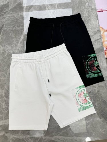 Gucc*古齐25S夏季新款五分短裤！视觉感受超前！悬垂感强！手感质感都极完美！侧身无缝Logo的经典设计完美的丰富大家的视觉感！时尚又好看！常规版型效果超赞！