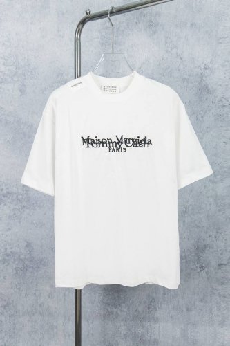 款号 M011# maison Martin Margiela 梅森马吉拉25Ss 肩麦破洞刺绣款短袖T恤 yb一比一开发 100%棉 采用订色订染毛圈纯棉衣面