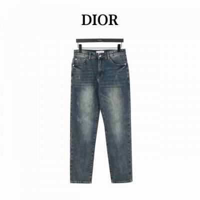 支持发放店 Dior 迪奥后袋铁塔刺绣牛仔长裤 今年为止做的最牛逼的牛仔裤，重度水洗工艺，暗藏玄机的细节非常多，这次主推的裤子无论是版型还是上身都太完美，比伯以