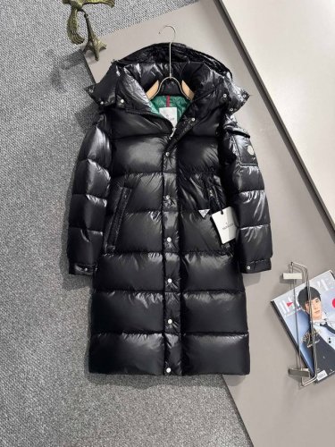 moncler蒙口022秋冬新款长款羽绒夹克 期待了一年的Maya 玛雅羽绒服，情侣款地球上最好看的羽绒服之一，Moncler档案馆典藏款 Maya是M家经典主