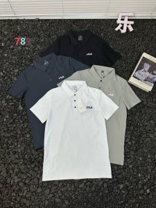 Fila斐乐户外运动休闲吸汗透气速干通勤商务短袖T恤polo衫 想要一件既能应对商务场合，又能满足运动需求的T恤？Fila斐乐经典Logo短袖polo衫就是你的