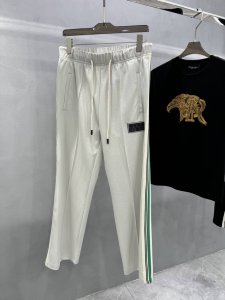 givench*纪梵-希2025Ss 春夏薄款裤 .超级无敌大爆款驾到 立体直筒裤 立体修身设计 打造出清爽利落的休闲风格 配以品牌经典织带设计 更添时尚风采