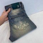 顶级版本 2025春夏欧洲专柜新款 超A代购级别海外贸易公司订单货源，顶级原单高端男士定制时尚修身小直筒牛仔裤 颜色：图片色 尺码：28 38 面料：丹宁水洗牛