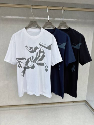 始祖鸟 2025春夏新款半袖 爆款定制纯棉面料 重工洗水，面料舒适质感 码数：S-L