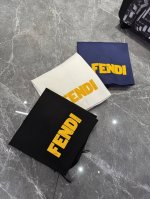 fend*I 芬-迪25Ss春夏新款五分短裤.可搭配套装 新款两侧无缝工艺.采用3D印花工艺 经典品牌字母标识.触摸手感细腻 极具立体感 触感肌理效果 效果极佳