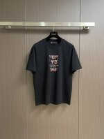 y3 2025Ss新款短袖T恤 Yamamoto擅长的前卫美学和对于运动科技的专长在这件T的背后融合地恰到好处 面料亲肤具有透气性好 手感柔软舒适 并且超级百搭