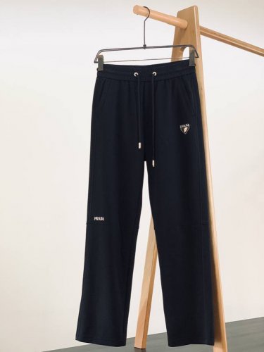 prada 普拉达 2025Ss早春新品 直筒抽绳休闲裤 时尚系列，独特拼料设计，抽绳休闲裤 订纱开始订染和订纺。 国内某大厂出口日本 和供应几大顶级品牌的面料