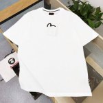 上新 款号：Ws2436 2025新款Evisu福神七転八起达摩不倒翁图案Logo字母印花休闲情侣短袖T恤，经典永远不会过时、人手必备款，250G双纱纯棉不起球