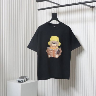 fendi 芬迪 23Ss 毛线小熊印花短袖定织纯棉面料 230G左右，不缩水不变形 舒适透气性好 高清数码印花 区别市场版本 经典百搭 三标齐 Size:Xs