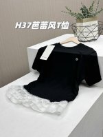 一包2件！这款绝对管！Lululemon2025最新款女士小蛮腰蕾丝拼接假两件T恤！绝对式最适合炎炎夏日上身的一款Tee，面料清爽透气，下摆芭蕾风蕾丝拼接，正肩