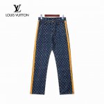 路易威登25Ss早春纯棉牛仔裤 元 原版品质 款号：V059 系列：25Ss早春系列 工艺：独特扎染，色彩如北极光缥缈绚丽，自然过渡有层次；纯棉褶裥满印，侧边皮