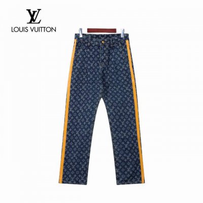 路易威登25Ss早春纯棉牛仔裤 元 原版品质 款号：V059 系列：25Ss早春系列 工艺：独特扎染，色彩如北极光缥缈绚丽，自然过渡有层次；纯棉褶裥满印，侧边皮