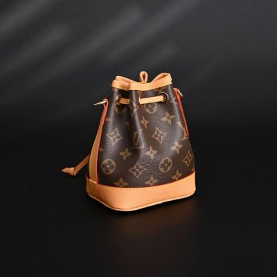 470 louis Vuitton Lv Nano Noe 老花麦穗包水桶包手提单肩斜挎包 迷你款M81266 可拆卸可调节肩带抽绳 官网在售价 ,950Rmb