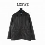 550 Loewe罗意威 双口袋做旧皮衣外套 原版杭州国专39500购入，面料定制顶级牛皮，搭配擦色做旧工艺，定制平纹法兰绒里布，定制丝绸袖里布，定制0.8×8
