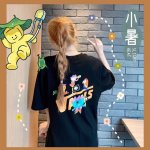 上新！夏季新品Vans万斯卡通短袖T恤！设计增添趣味性！高密针织圆领设计，平整简约！亲肤透爽！面料的柔软性舒适性无可挑剔！男女均可驾驭，打破性别局限性。 尺码：