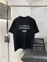 高品质 Acne 25Ss新款短袖T恤 面料采用高克重布料 面料采用优质100%全棉 进口直喷工艺 不缩水不变形 上身阔挺效果极佳 且舒适柔软质感十足 辨识度超