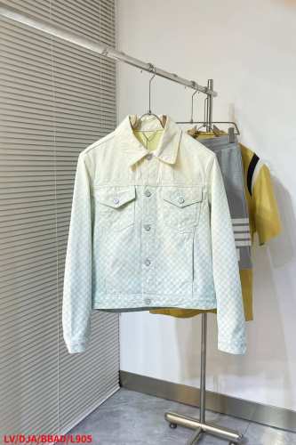 l905 Lv路易威登 新款渐变色马赛克牛仔 Damier 提花织纹呈现淡雅渐变，吹拂清新夏日气息。正绒面革 Damier 标签栖身背后，珠光金属纽扣彰显丹迪风