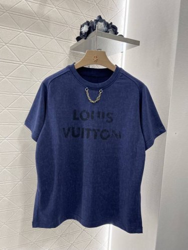 Louis Vuitto*2025新品上架 做旧水洗印花上衣短裤套装 定制Yb原生全棉材质 透气舒适 复古高级 短袖上衣采用克重面料 略带弹性显瘦修身 通体水洗